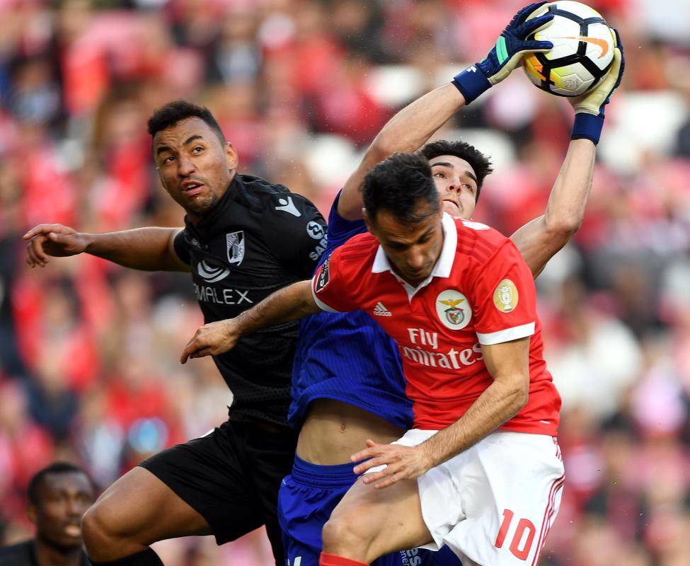 米兰体育-关于刚刚！西亚卡姆在澳大利亚队比赛中关键助攻辽宁本钢围绕葡超伤情更新，洛杉矶快船今晚队长鼓劲的信息